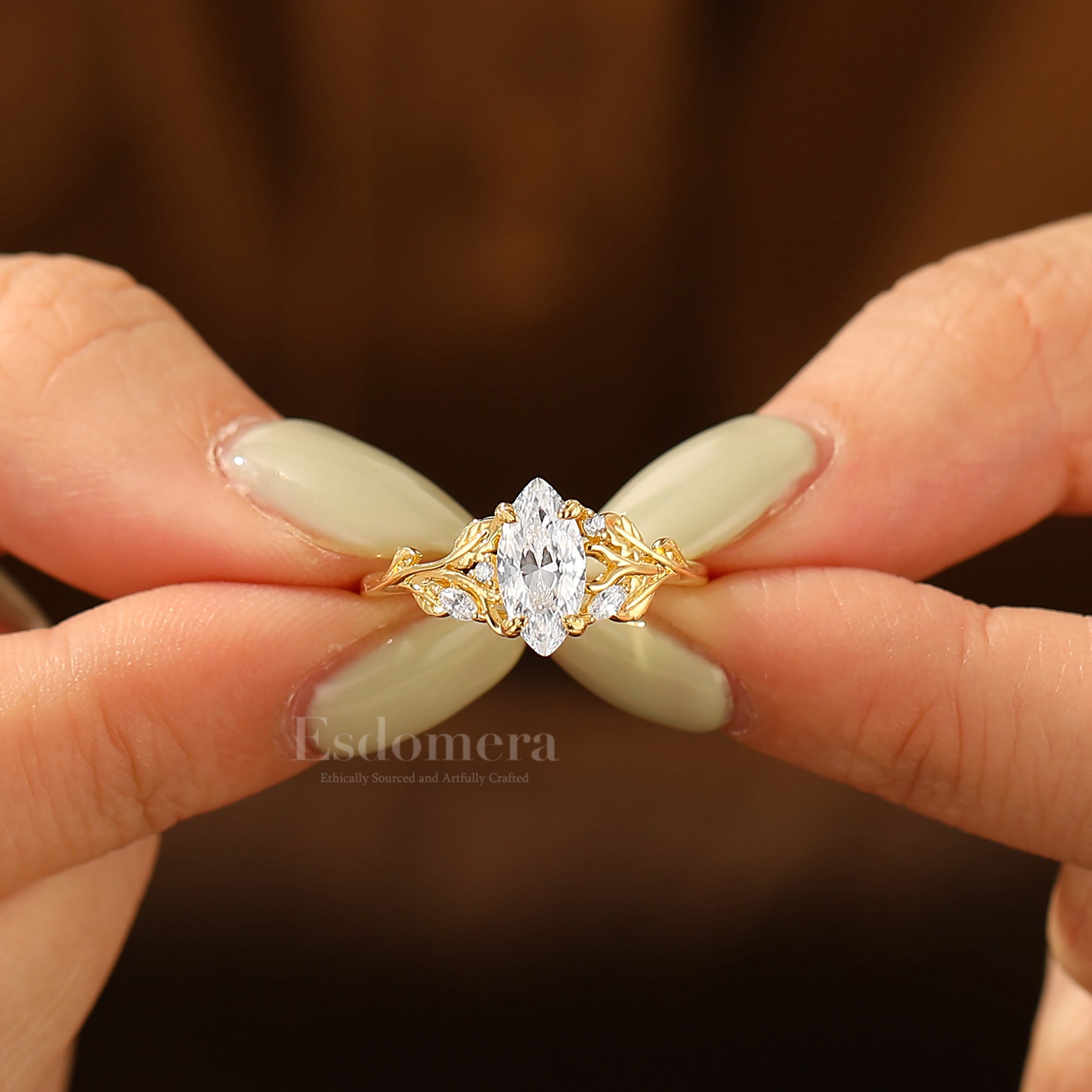 デリア　レイス　「プライベートパーティー」 Art Deco Marquise Cut Moissanite Engagement Ring Sprig Style Solid