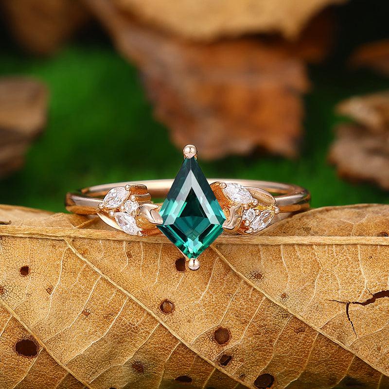 Solid Gold Cluster Engagement Emerald Ring, Promise Emerald Ring for Her, good Delicate Cluster Promise Ring, Dainty Gold Cluster Ring