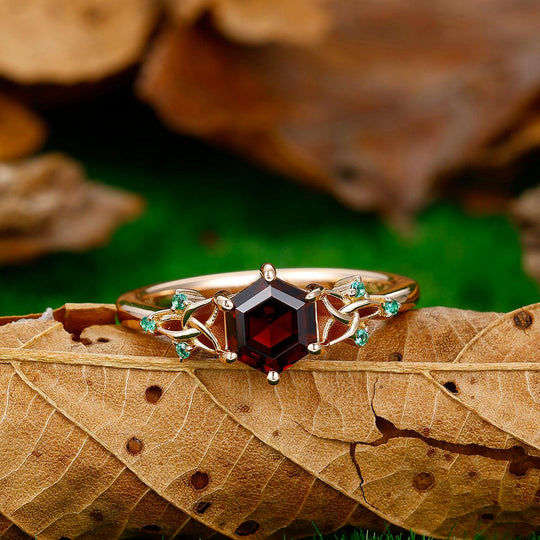 0.85CT Hexagon Cut Red Garnet Engagement Ring Emerald Inlaid Ring Anniversary Bridal Ring Gift - Esdomera