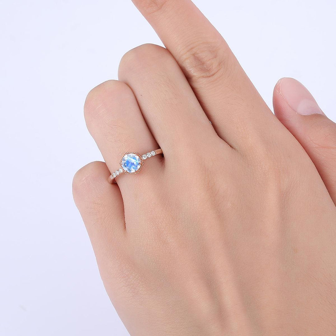 0.8CT Vintage Round Cut Moonstone Engagement Ring - Esdomera