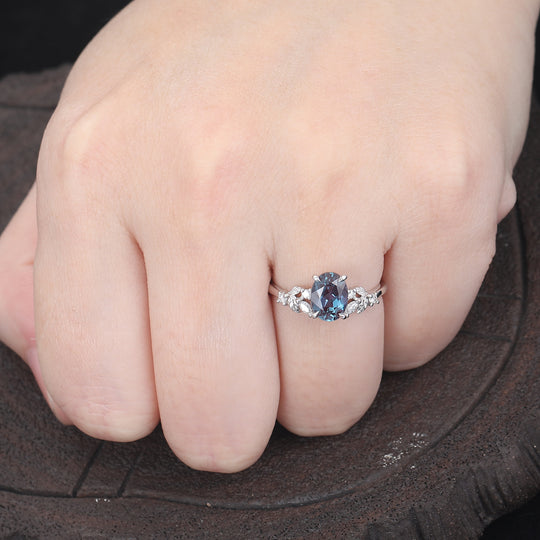 Anello a foglia naturale con cluster di alexandrite ovale da 1,5CT in oro 18k