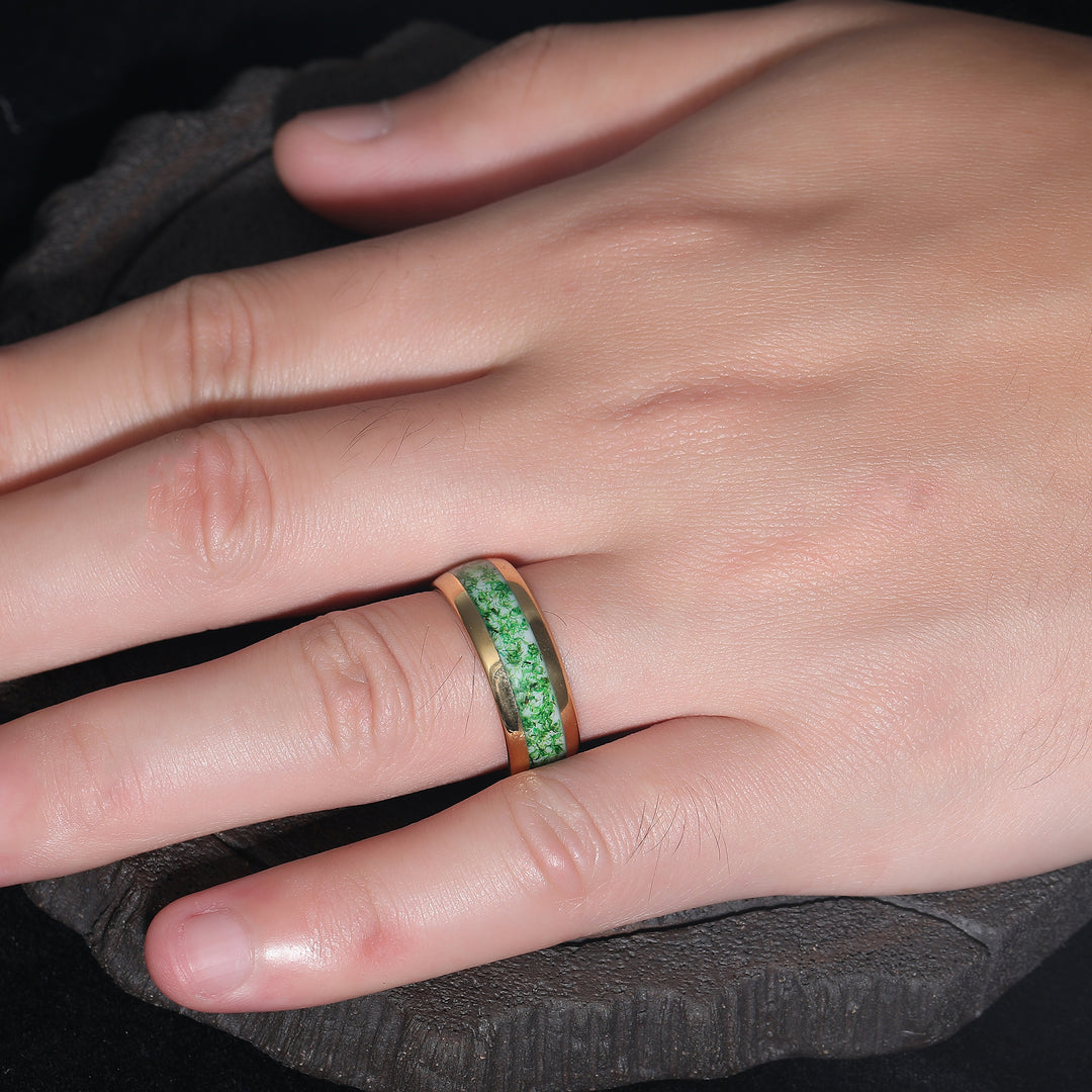 Groene mos agaat trouwring geel goud gehamerd wolfraam ring 8 mm man ring comfort fit koepel Poolse verjaardag verjaardagscadeau voor hem