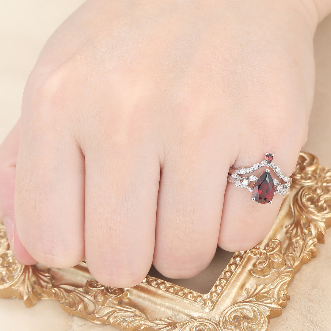Vintage Black Gold Leaf Engraved Ring Set Handmade Promise Anniversary Bridal Ring  Red Garnet Ring Set