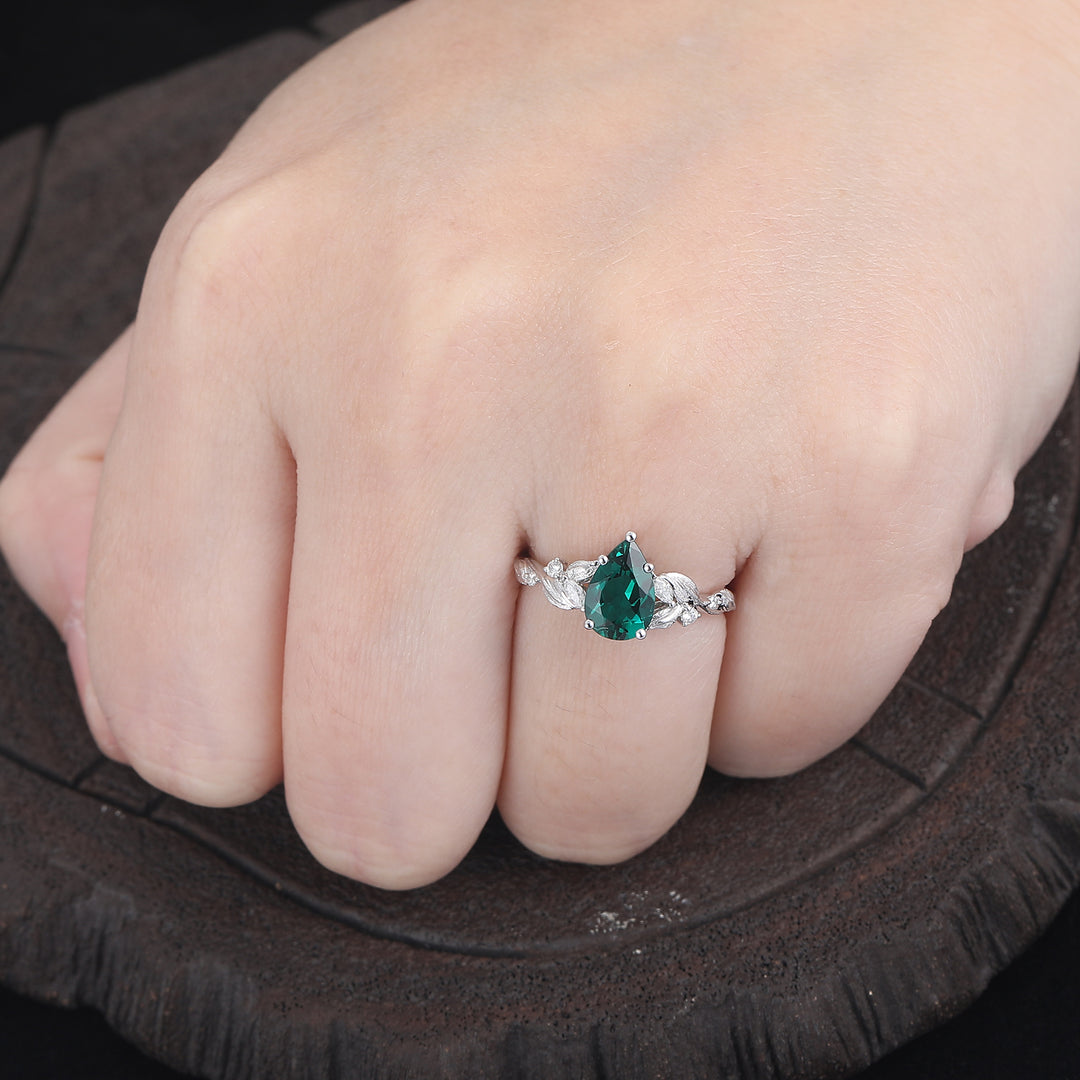 Art Deco 1.5CT Pear Emerald Women Ring Unique Leaf-inspired Emerald Engagement Ring