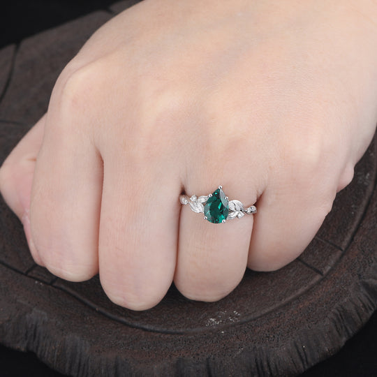 Art Deco 1.5CT Pear Emerald Women Ring Unique Leaf-inspired Emerald Engagement Ring