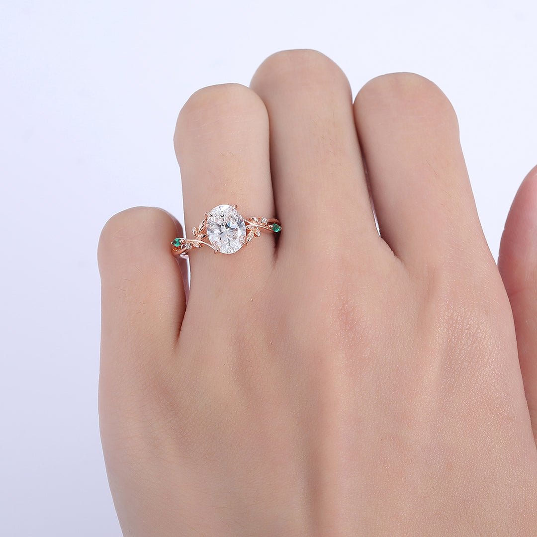 Anillo de compromiso con giro en forma de hoja y corte ovalado único de 2ct de moissanita