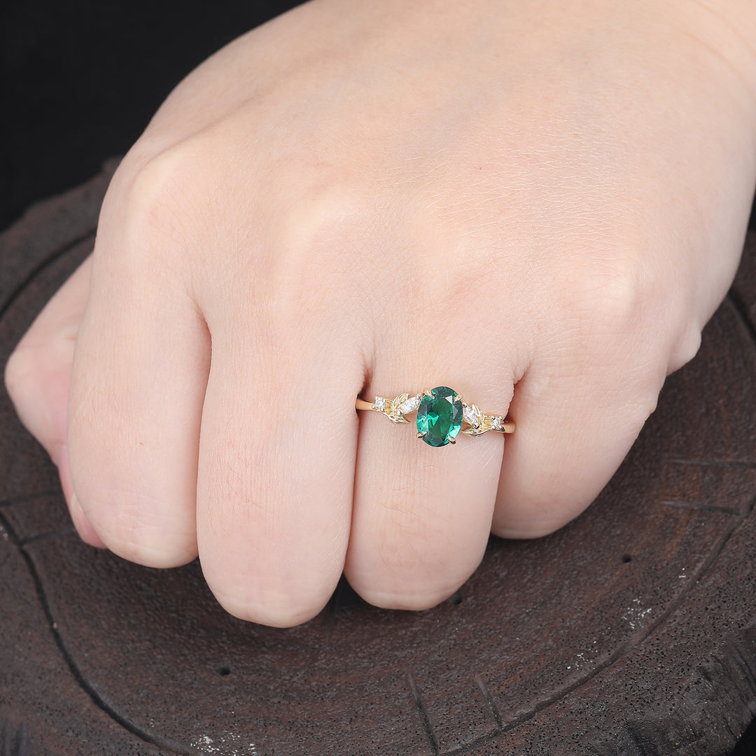Bague émeraude feuille en grappe ovale 1,5 CT taille cluster incurvée en or rose 18 carats pierre de naissance de mai