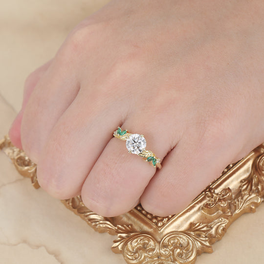 Anillo de Promesa Único Art Deco con Hoja Retorcida de Moissanita Redonda de 1.25CT