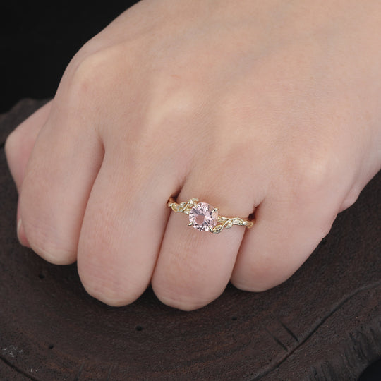 Bague de fiançailles en or naturel avec feuille de morganite naturelle, feuilles torsadées et coupe ronde