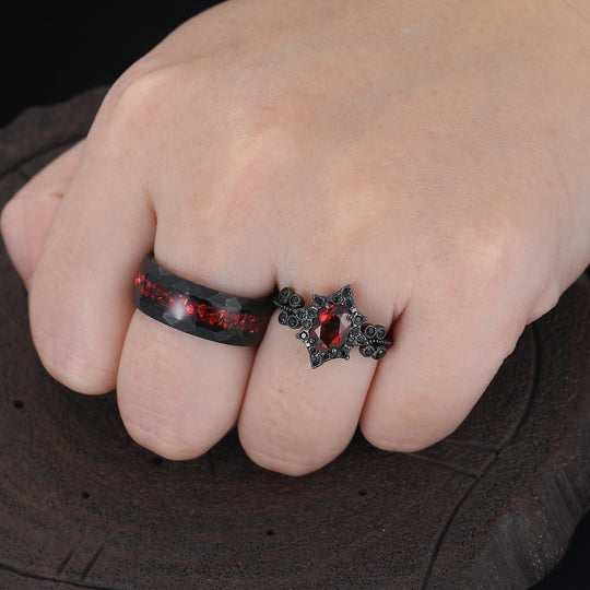 Gotisches Blumen-Design Rote Granat-Paarringe Schwarz Plattiert S925 und Wolfram Ring-Set