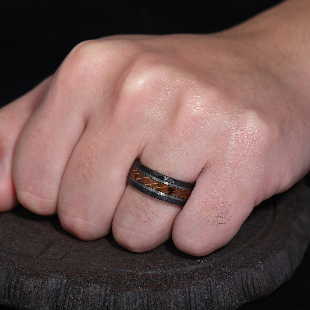 Unique Hammered Wood Men' s Tungsten Wedding Band Unisex Wooden Anniversary Brithday Ring