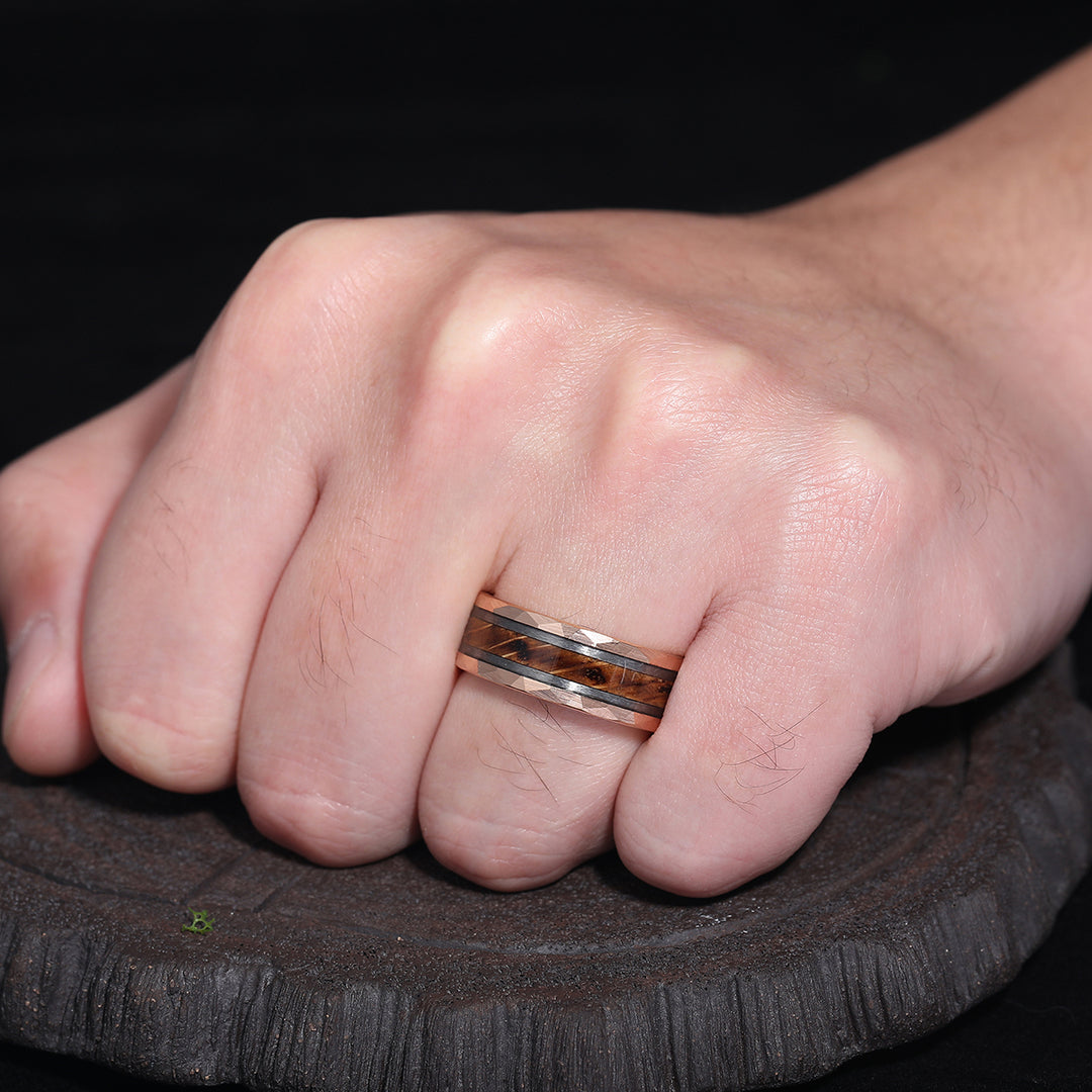 Unique Hammered Wood Men' s Tungsten Wedding Band Unisex Wooden Anniversary Brithday Ring