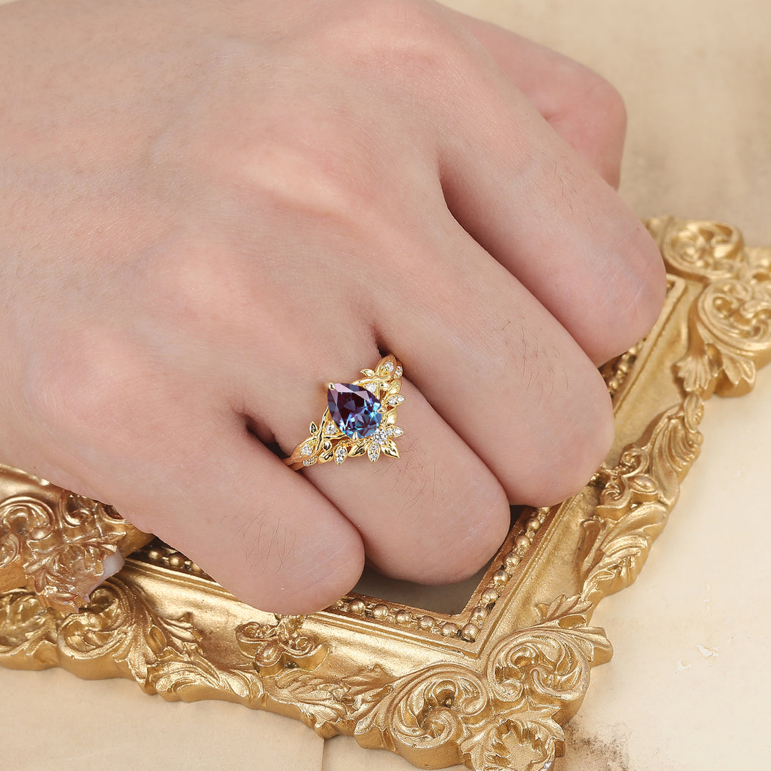 Nature Inspired Flower Leaf Design Alexandrite Ring Set Pear Cut Alexandrite Wedding Set