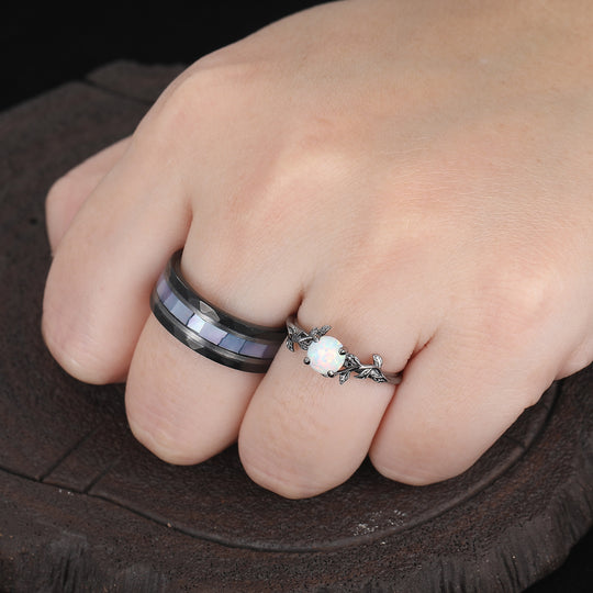 Zierlicher Solitär Pink Weißer Opal Blatt Verlobungsringe Paar Passende Weiße Muschel Einlage Wolframring