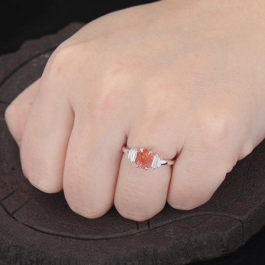 Anillo de compromiso único de piedra solar natural con corte hexagonal largo de 1.55CT