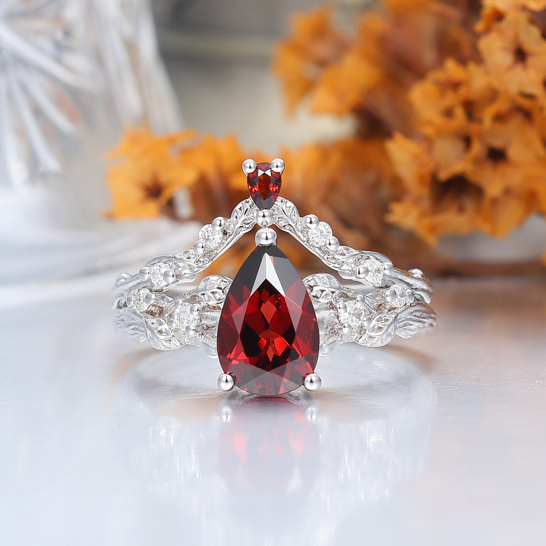 Vintage Black Gold Leaf Engraved Ring Set Handmade Promise Anniversary Bridal Ring  Red Garnet Ring Set
