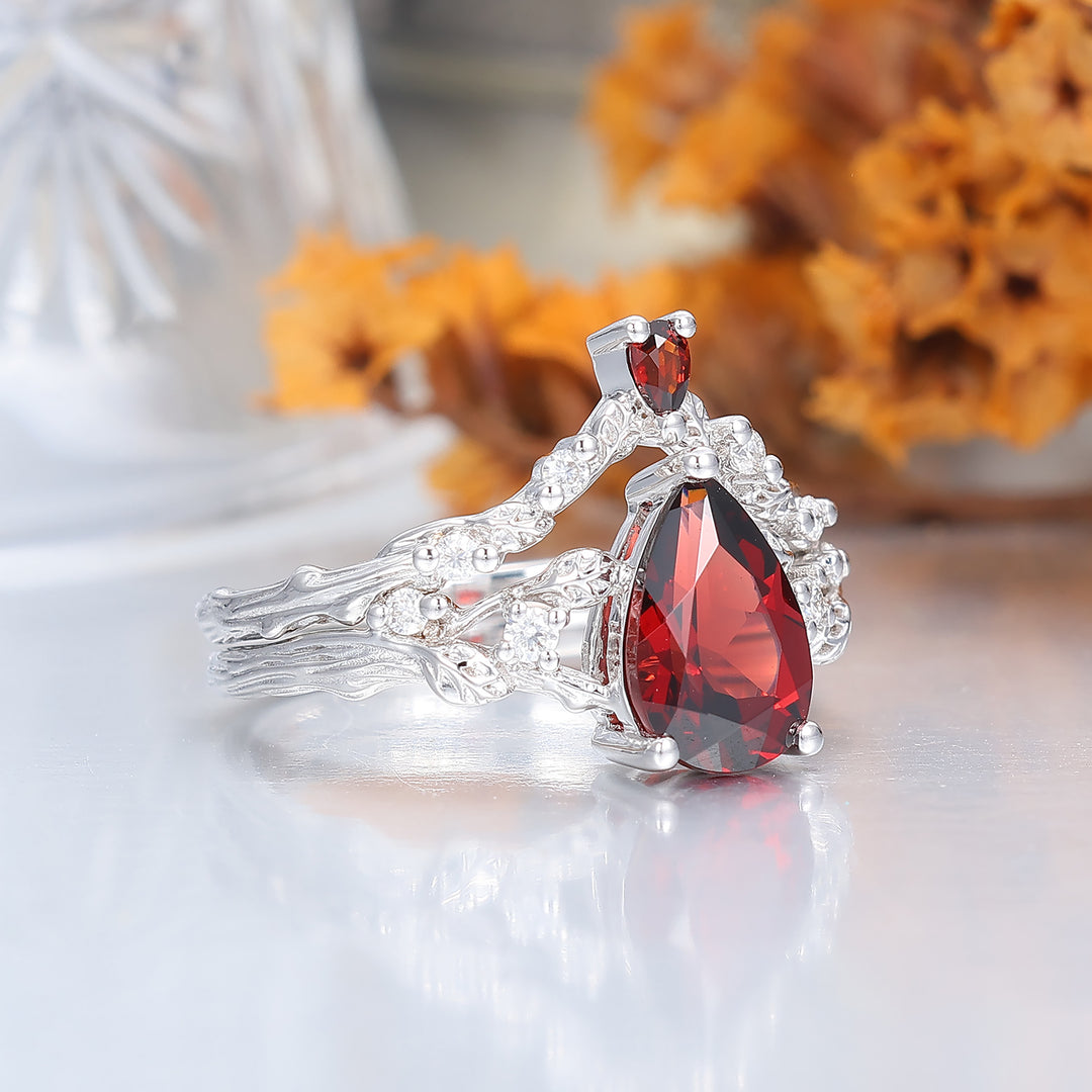 Vintage Black Gold Leaf Engraved Ring Set Handmade Promise Anniversary Bridal Ring  Red Garnet Ring Set