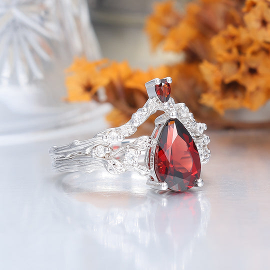 Vintage Black Gold Leaf Engraved Ring Set Handmade Promise Anniversary Bridal Ring  Red Garnet Ring Set