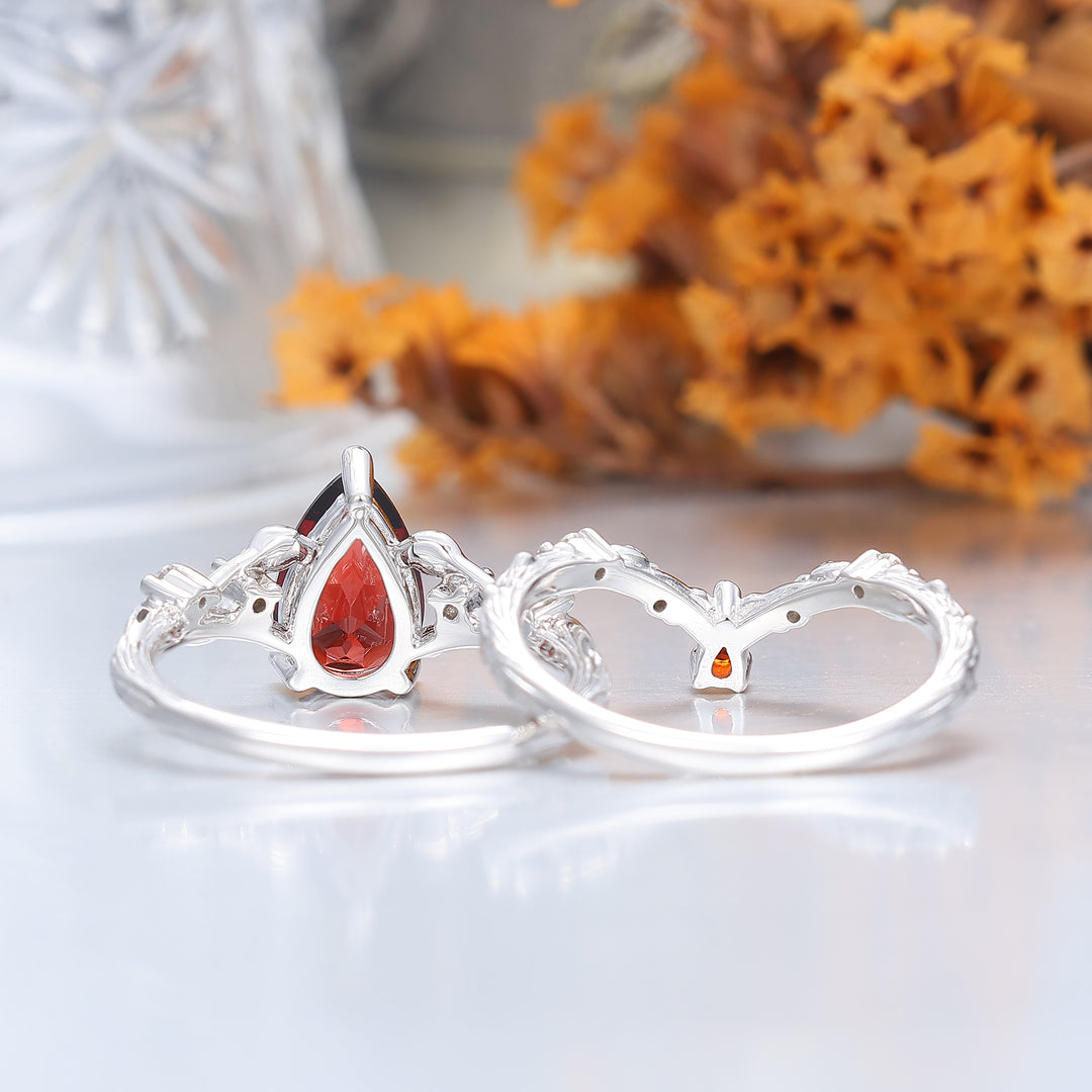 Vintage Black Gold Leaf Engraved Ring Set Handmade Promise Anniversary Bridal Ring  Red Garnet Ring Set