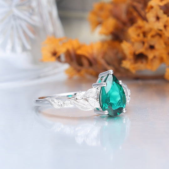 Art Deco 1.5CT Pear Emerald Women Ring Unique Leaf-inspired Emerald Engagement Ring