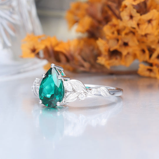 Art Deco 1.5CT Pear Emerald Women Ring Unique Leaf-inspired Emerald Engagement Ring
