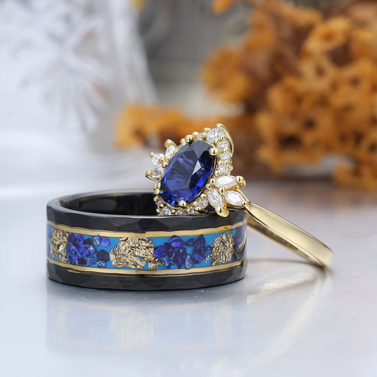 Ensemble personnalisé de couples avec bague cluster de fiançailles en saphir bleu antique et bagues assorties en tungstène