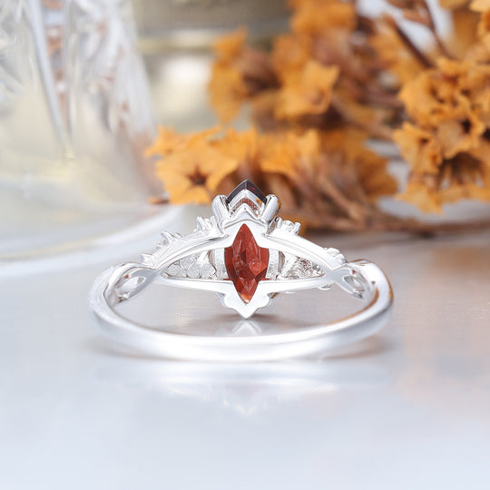Bague femme Ginkgo Design 1CT marquise grenat rouge, bague de fiançailles unique à griffes