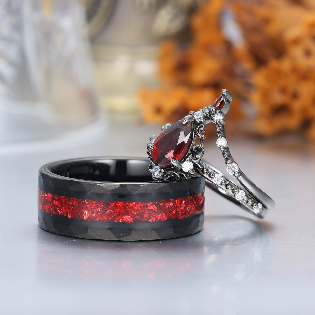 Zierliches, gerolltes, milgrainiertes Paar-Ring-Set mit natürlichem rotem Granat, schwarz plattiert und roten Steinen, passende Ringe