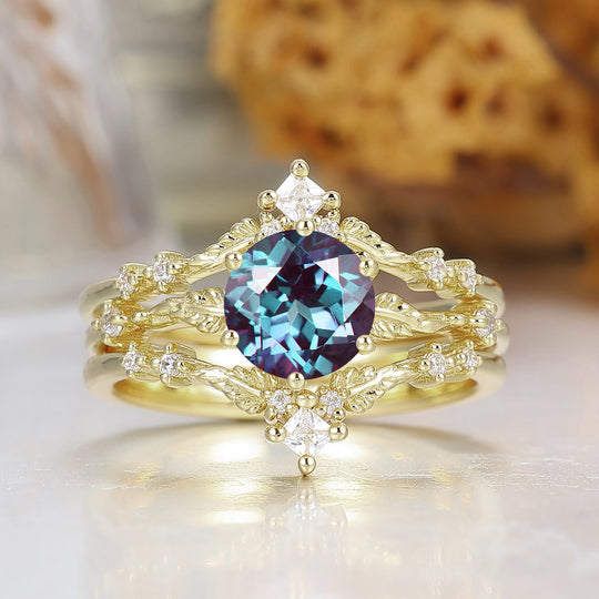 Set di 2 Anelli Nuziali da Donna con Pietra Alexandrite Rotonda a Forma di Vite Foglia, Brillanti