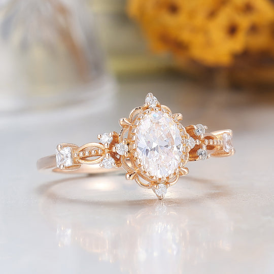 Barockinspirierter ovaler floraler Moissanit-Verlobungsring mit Milgrain, Roségold-Brautring