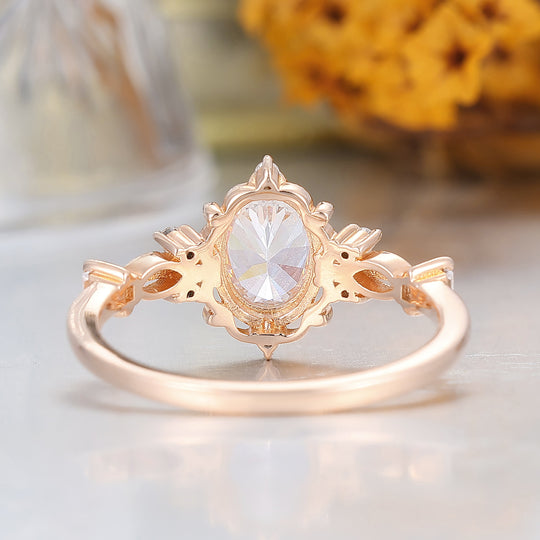 Barockinspirierter ovaler floraler Moissanit-Verlobungsring mit Milgrain, Roségold-Brautring