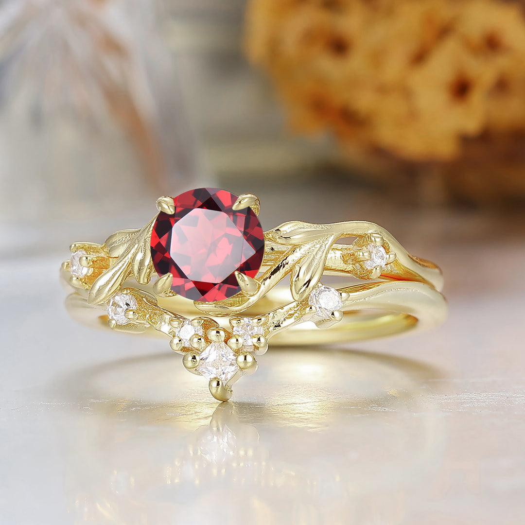 Set nuziale con granato rosso a taglio rotondo Anello di fidanzamento in granato rosso per gennaio