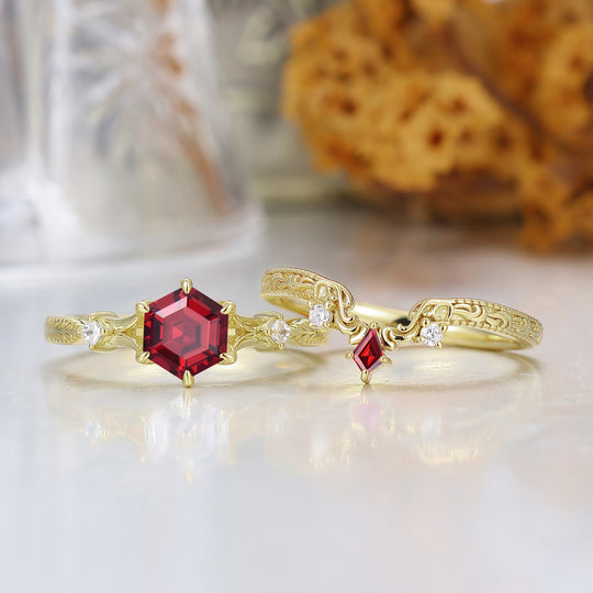 Set di anelli artigianali intagliati in filigrana vintage Anello esagonale S925 con granato rosso  Set di anelli con accenti  Set di anelli nuziali