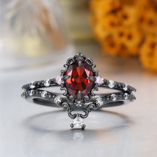 Bague de fiançailles pour femme en grenat rouge taille ovale plaquée noir filigrané, style Art déco avec milgrain
