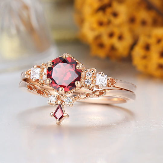 Set di anelli vintage in oro rosa con granato rosso, fatto a mano — anello promessa, anniversario, nuziale — set di anelli con granato rosso