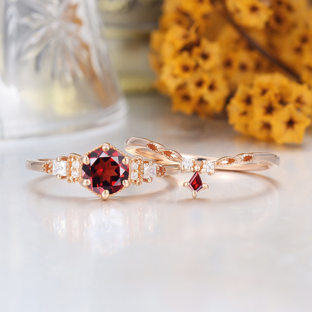 Set di anelli vintage in oro rosa con granato rosso, fatto a mano — anello promessa, anniversario, nuziale — set di anelli con granato rosso