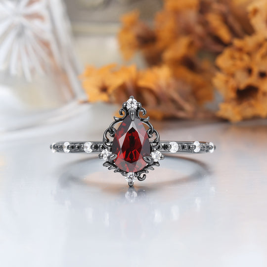 Unieke 1.0 CT peervormige rode granaat Art Deco-blad gouden & 925 zilveren verlovingsring