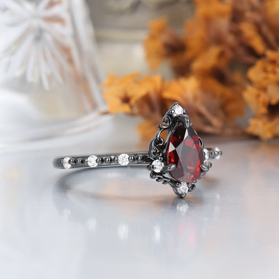 Unieke 1.0 CT peervormige rode granaat Art Deco-blad gouden & 925 zilveren verlovingsring