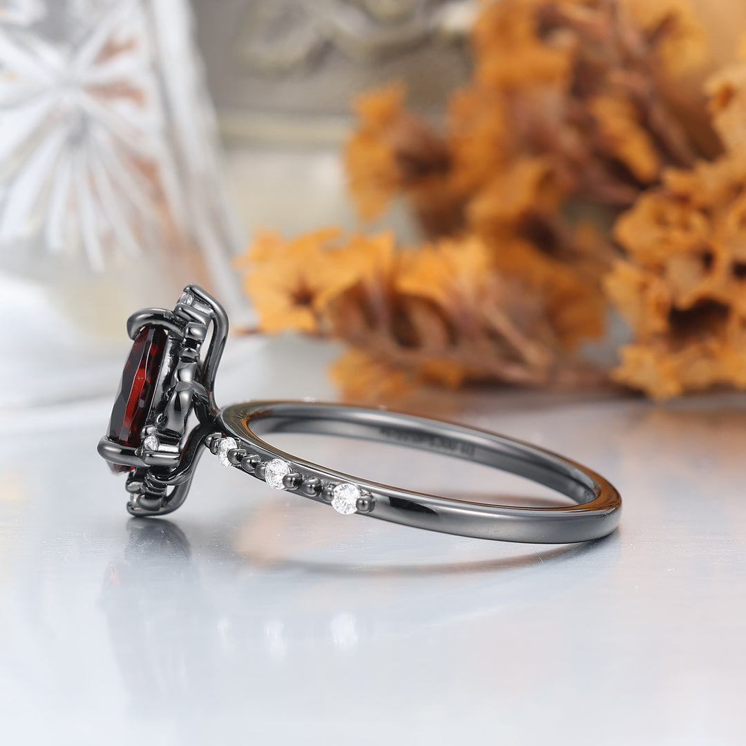 Unieke 1.0 CT peervormige rode granaat Art Deco-blad gouden & 925 zilveren verlovingsring