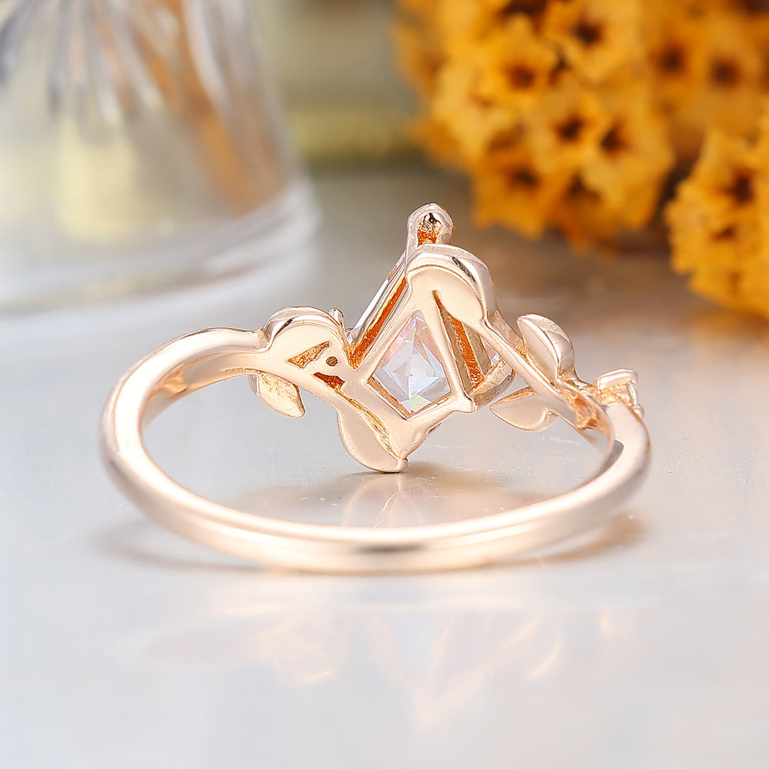 Blattinspiriert 1.35CT Kite-Schliff Moissanit Verlobungsring 14K Roségold Brautring für Frauen