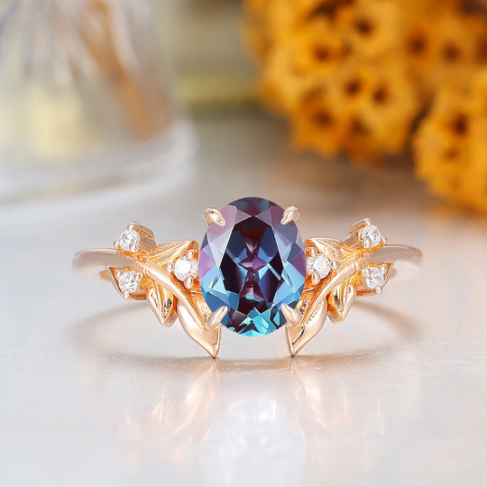 Leaf Inspired Anello Nuziale Ovale con Alessandrite Anello da Sposa in Oro Massiccio 14K per Lei