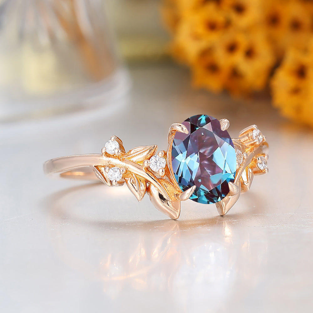 Leaf Inspired Anello Nuziale Ovale con Alessandrite Anello da Sposa in Oro Massiccio 14K per Lei