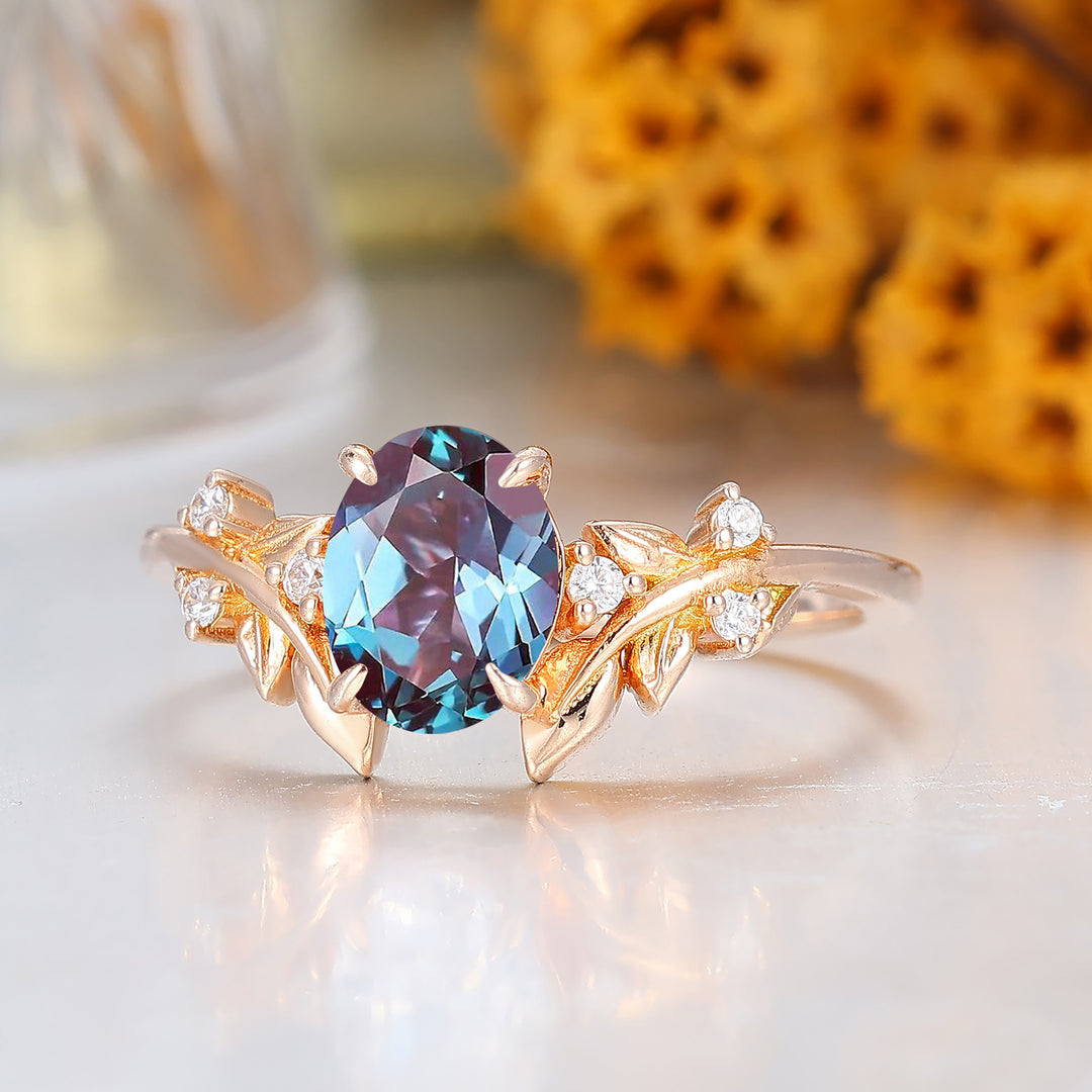 Leaf Inspired Anello Nuziale Ovale con Alessandrite Anello da Sposa in Oro Massiccio 14K per Lei