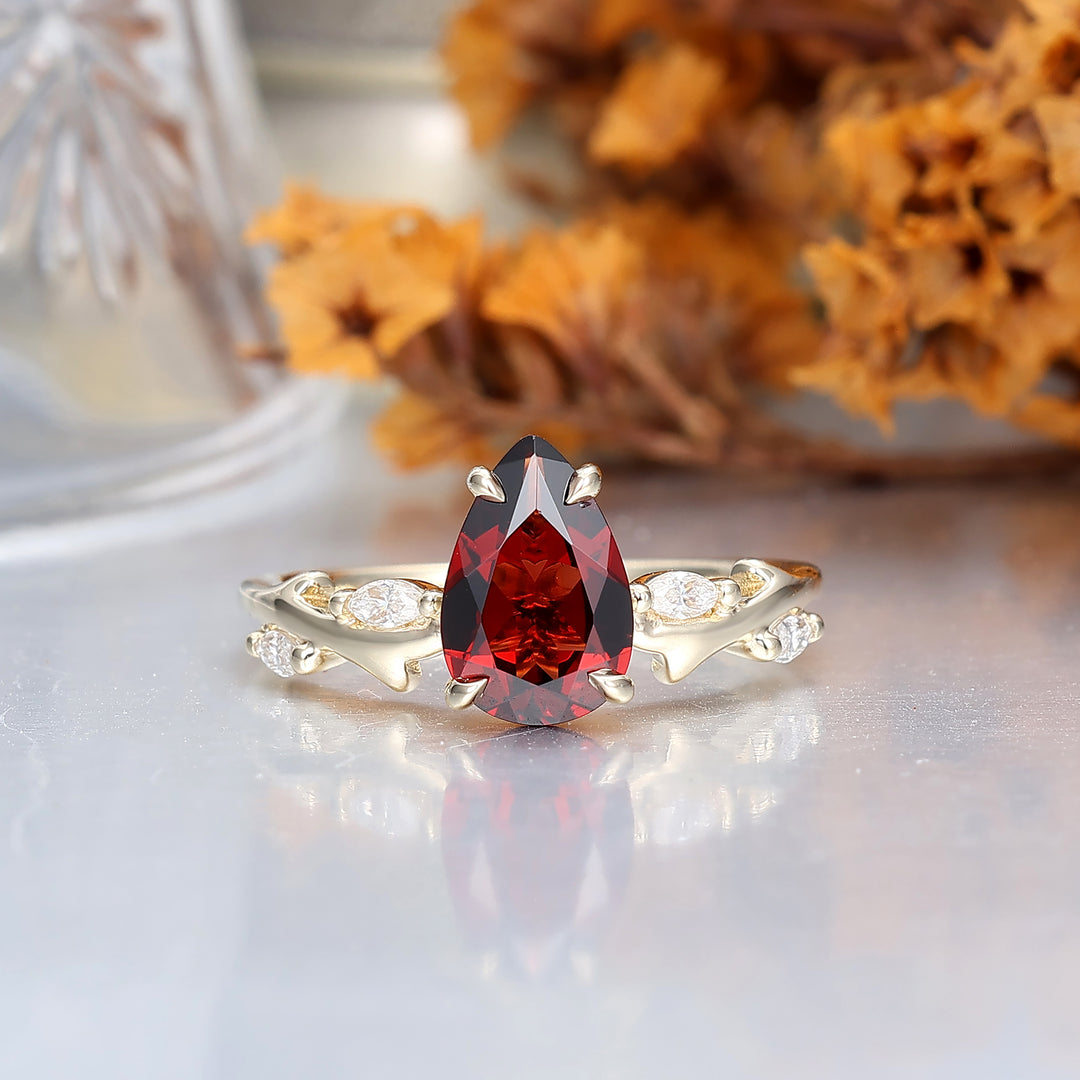 Vintage Leaf Vines 14k Solid Gold Pear Cut Natural Red Garnet Dianmond Ring