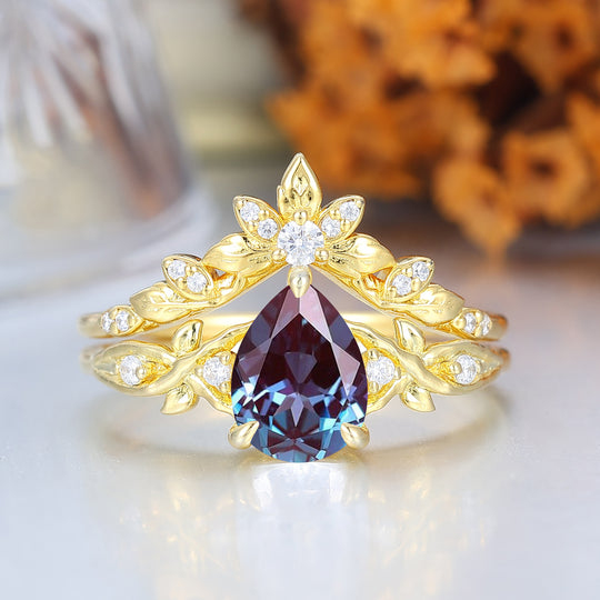 Nature Inspired Flower Leaf Design Alexandrite Ring Set Pear Cut Alexandrite Wedding Set