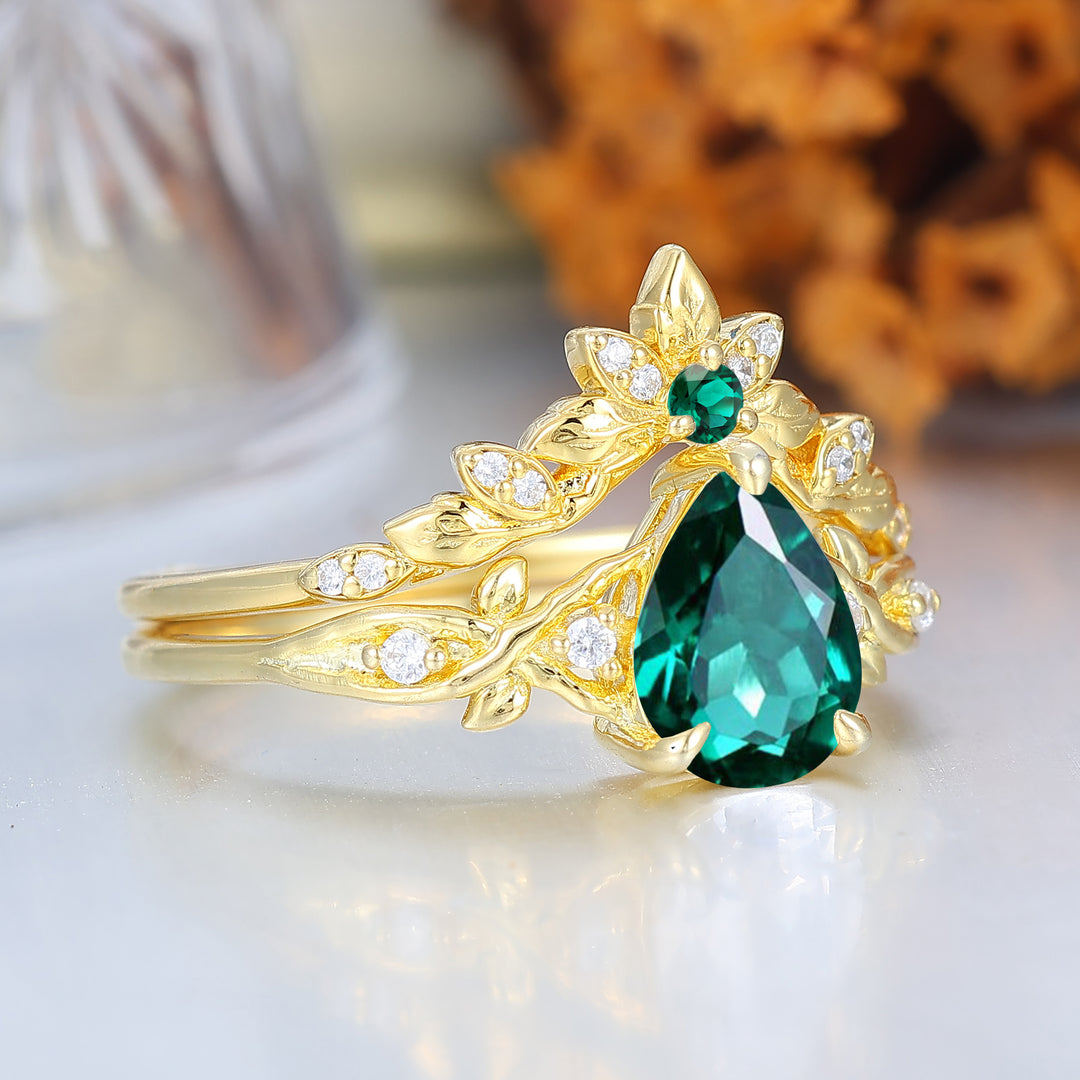 Nature Inspired Pear Emerlad Wedding Set Engagement Ring Romantic Bridal Set  Enhancer Ring