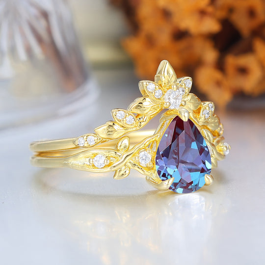 Nature Inspired Flower Leaf Design Alexandrite Ring Set Pear Cut Alexandrite Wedding Set