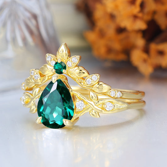Brilliant Pear Cut Emerald Leaf Design Couple Ring Set Nature Inspired Rings For Men And Women