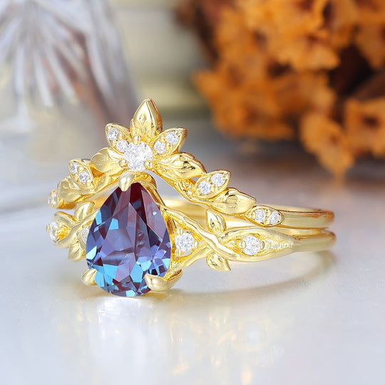Nature Inspired Flower Leaf Design Alexandrite Ring Set Pear Cut Alexandrite Wedding Set