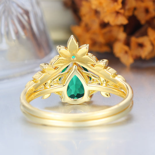 Brilliant Pear Cut Emerald Leaf Design Couple Ring Set Nature Inspired Rings For Men And Women